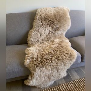 NWT UGG Double Sheepskin Throw